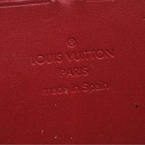 Authentic Louis Vuitton Vernis Zippy Wallet Long Purse Red.
